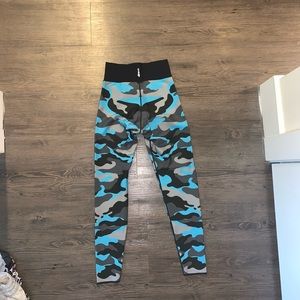 Blue camo ultra core leggings